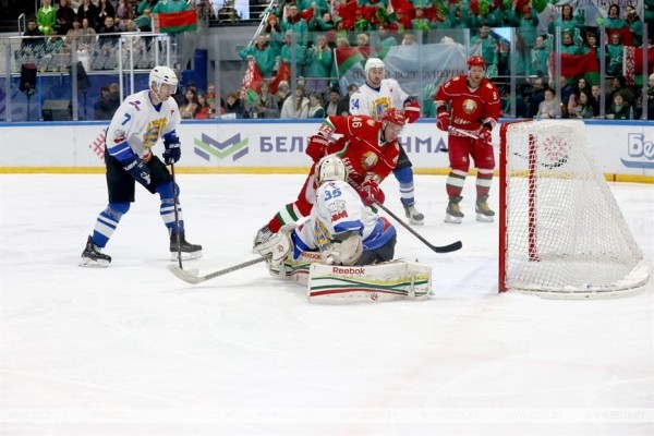 Хоккейная команда Президента в 14-й раз стала победителем любительского турнира Хоккейная команда Президента в 14-й раз стала победителем любительского турнира