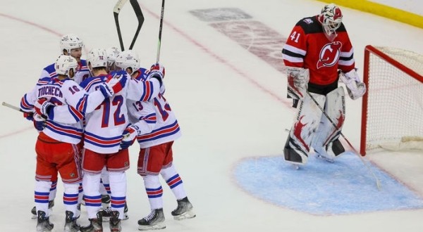 Хоккей. НХЛ. Кубок Стэнли. "Нью-Джерси" без Егора Шаранговича начал за упокой в серии с "Рейнджерс"
Хоккей. НХЛ. Кубок Стэнли. "Нью-Джерси" без Егора Шаранговича начал за упокой в серии с "Рейнджерс"