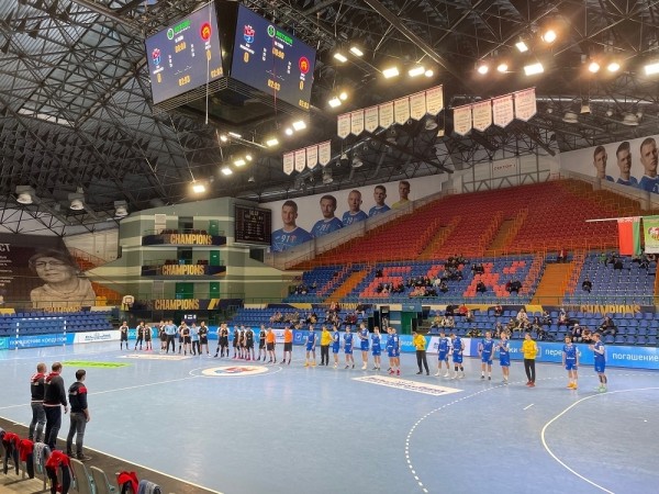 Гандбол.  "Мешков Брест" "горел" после первого тайма, но все же обыграл "Аист Китая" и вышел в полуфинал чемпионата Беларуси
 