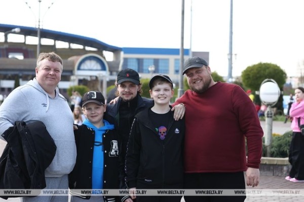 Праздник хоккея в Гродно: через несколько часов станет известен чемпион Беларуси