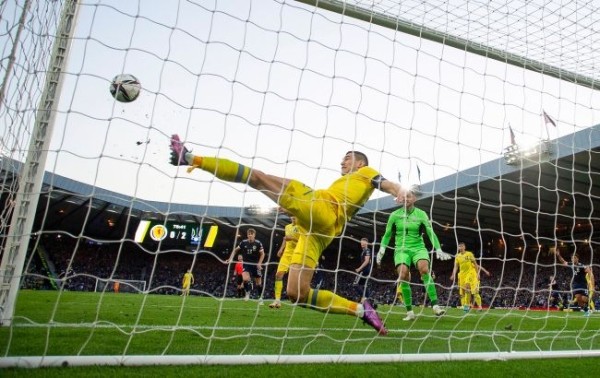 Футбол. Украинская ассоциация футбола должна принять решение по вопросу снятия сборной Украины с Евро-2024 из-за Беларуси
Футбол. Украинская ассоциация футбола должна принять решение по вопросу снятия сборной Украины с Евро-2024 из-за Беларуси