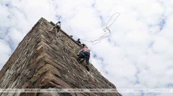 ФОТОФАКТ: В Могилевской области проходит тренировка и отбор альпинистов для восхождения на пик Ленина ФОТОФАКТ: В Могилевской области проходит тренировка и отбор альпинистов для восхождения на пик Ленина