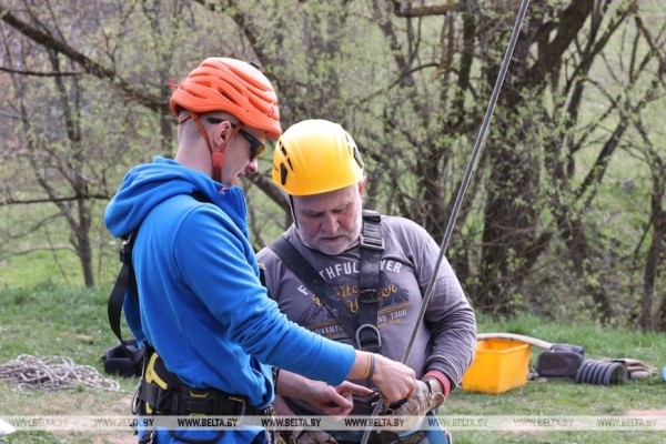 ФОТОФАКТ: В Могилевской области проходит тренировка и отбор альпинистов для восхождения на пик Ленина ФОТОФАКТ: В Могилевской области проходит тренировка и отбор альпинистов для восхождения на пик Ленина