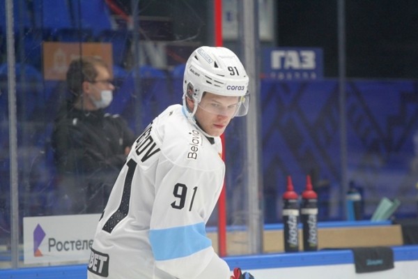 Хоккей.  Сергей Кузнецов: нынешнеший финал интересней. В прошлом году был такой хоккей, усыпляющий. Со стороны "Юности"
 