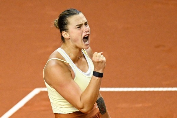 Теннис.  Арина Соболенко отдала Анастасии Потаповой лишь три гейма и вышла в финал турнира в Штутгарте
 