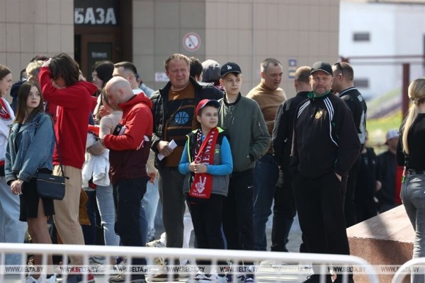Праздник хоккея в Гродно: через несколько часов станет известен чемпион Беларуси