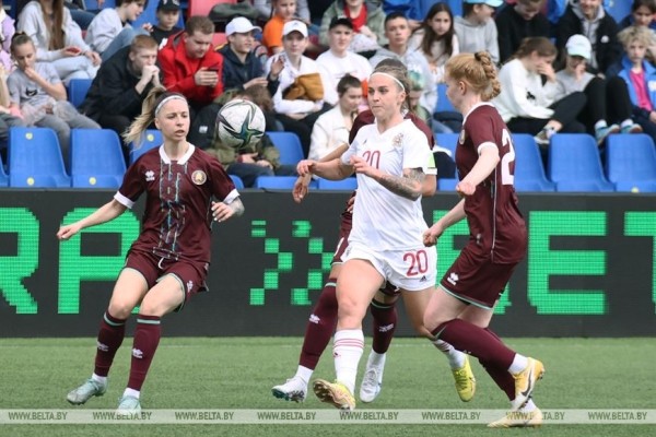 Белорусские футболистки уступили россиянкам в товарищеском матче