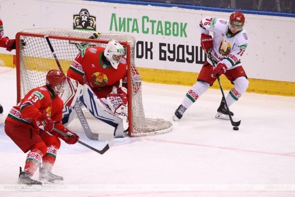 Команда "Беларусь 21" победила молодежную сборную страны на хоккейном Кубке Будущего