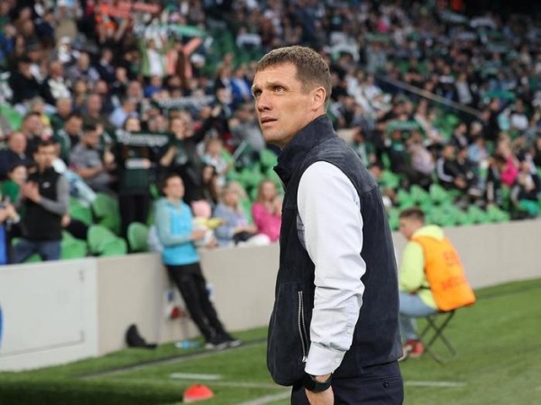 Футбол. "Чемпионат": тяжело поверить, что такой опытный тренер, как Гончаренко, не сохранит команду в РПЛ
Футбол. "Чемпионат": тяжело поверить, что такой опытный тренер, как Гончаренко, не сохранит команду в РПЛ