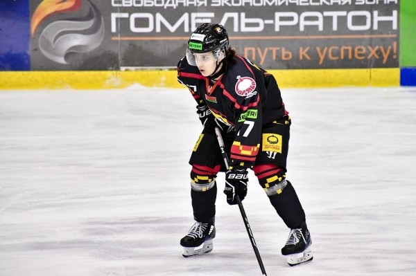 Хоккей. КХЛ. 18-летний защитник "Гомеля" Никита Жихарев перейдет в минское "Динамо"
Хоккей. КХЛ. 18-летний защитник "Гомеля" Никита Жихарев перейдет в минское "Динамо"