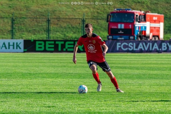 Футбол. Беларусбанк — чемпионат Беларуси. 9-й тур. "Славия" примет "Слуцк". Онлайн — в 19.10
Футбол. Беларусбанк — чемпионат Беларуси. 9-й тур. "Славия" примет "Слуцк". Онлайн — в 19.10