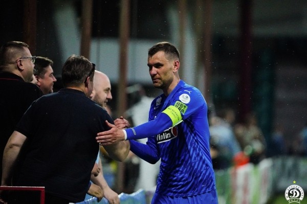 Футбол. Чемпионат Беларуси. 9-й тур. "Шахтер" сыграет со "Сморгонью", минское "Динамо" примет "Энергетик". Онлайн — в 15.00
Футбол. Чемпионат Беларуси. 9-й тур. "Шахтер" сыграет со "Сморгонью", минское "Динамо" примет "Энергетик". Онлайн — в 15.00