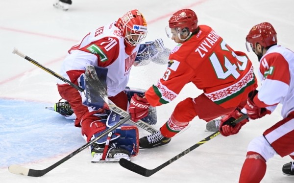 Хоккей.  В седьмом матче "Большого тура" сборная Беларуси обыграла "Россию 25", добыв вторую победу в серии
 