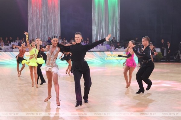 Феерия искусства и азарт спорта. В Минске развернулась борьба за главный танцевальный титул страны