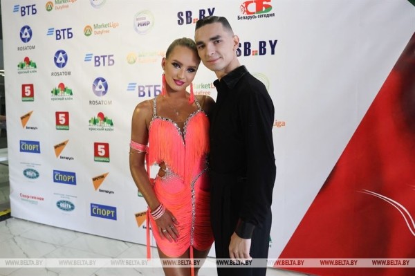 Феерия искусства и азарт спорта. В Минске развернулась борьба за главный танцевальный титул страны