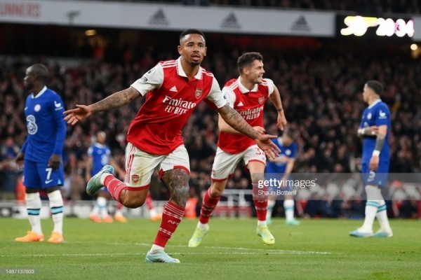 Футбол.  Чемпионат Англии. "Арсенал" нанес поражение "Челси" и вышел на первое место в турнирной таблице
 