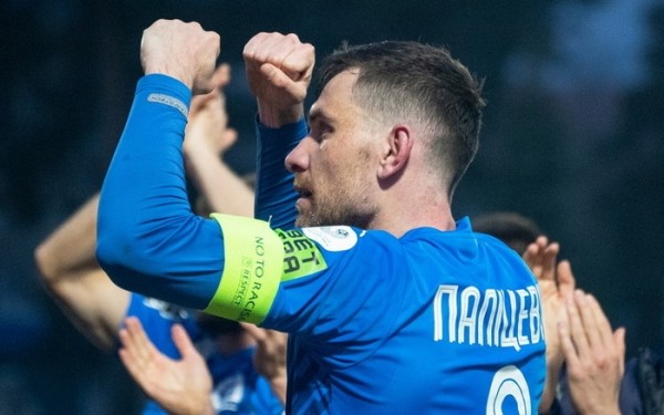 Футбол. Сергей Политевич: на мне термобелье было, так что сильно не замерз. Но нас предупреждали, что будем стоять 11 минут
Футбол. Сергей Политевич: на мне термобелье было, так что сильно не замерз. Но нас предупреждали, что будем стоять 11 минут