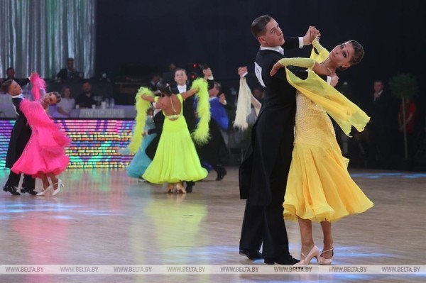 Феерия искусства и азарт спорта. В Минске развернулась борьба за главный танцевальный титул страны
