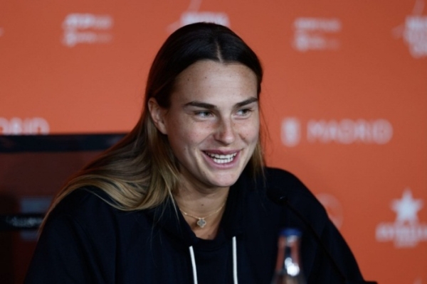 Теннис.  Арина Соболенко пошутила о том, как доминирование Иги Швентек повлияло на ее уровень
 