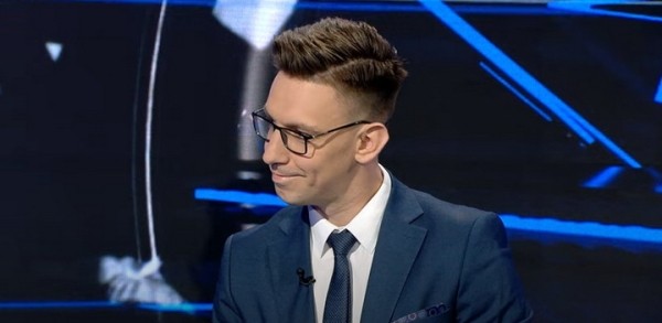 Футбол.  Андрей Козлов: почему в моем сюжете не названы "ферзи"? Они находятся на свободе. По-моему, это исчерпывающий ответ
 