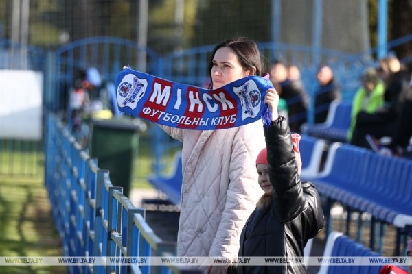 ФОТОФАКТ: Футболисты "Минска" и "Гомеля" сыграли со счетом 2:2 ФОТОФАКТ: Футболисты "Минска" и "Гомеля" сыграли со счетом 2:2