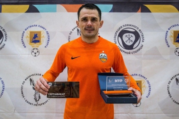 Летние виды.  Игорь Бриштель: в том августе вдруг все резко стали политиками и экономистами
 