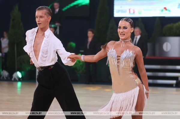 Феерия искусства и азарт спорта. В Минске развернулась борьба за главный танцевальный титул страны