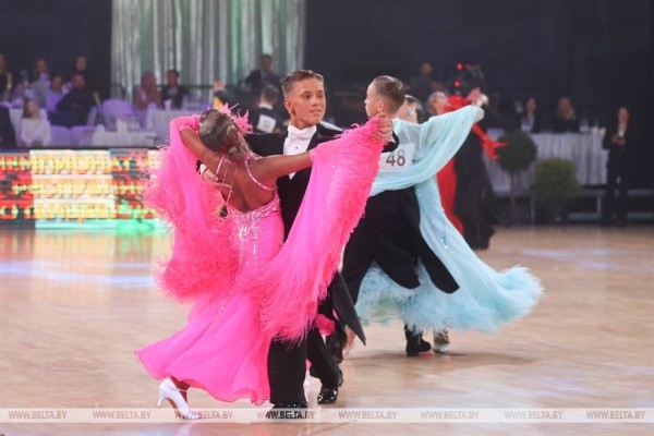 Феерия искусства и азарт спорта. В Минске развернулась борьба за главный танцевальный титул страны