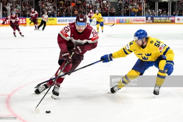 Хоккей. ЧМ-2023. Сборная Латвии нанесла поражение команде Швеции и вышла в полуфинал на канадцев
Хоккей. ЧМ-2023. Сборная Латвии нанесла поражение команде Швеции и вышла в полуфинал на канадцев