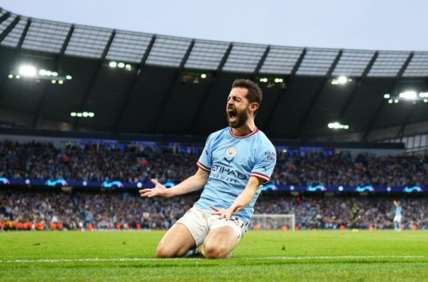 Футбол. Лига чемпионов. "Манчестер Сити" — "Реал". Бернардо Силва оформил дубль в первом тайме
Футбол. Лига чемпионов. "Манчестер Сити" — "Реал". Бернардо Силва оформил дубль в первом тайме