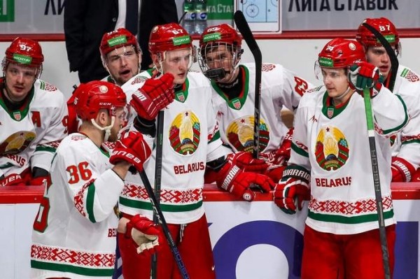 Хоккей.  Сборная Беларуси, разгромив команду Казахстана, заняла первое место на турнире в Астане
 