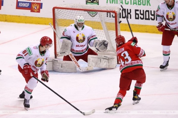 Команда "Беларусь 21" победила молодежную сборную страны на хоккейном Кубке Будущего