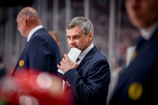 Хоккей. Дмитрий Квартальнов: 2:6... Знаете, я не могу согласиться с тем, что сборная Беларуси играла очень плохо
Хоккей. Дмитрий Квартальнов: 2:6... Знаете, я не могу согласиться с тем, что сборная Беларуси играла очень плохо