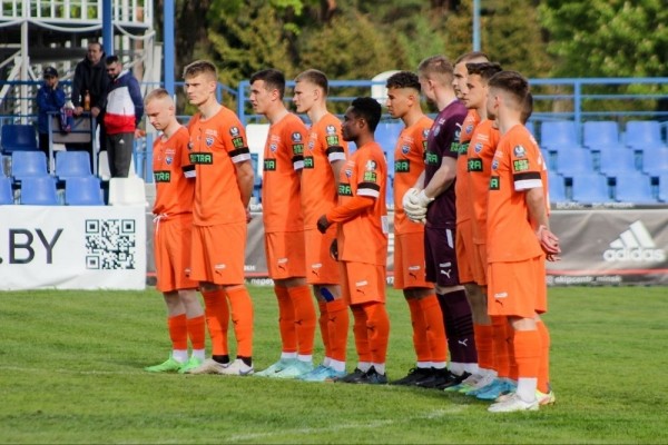 Футбол. "Энергетик-БГУ" в большинстве выиграл у "Минска", отставание "до нуля" — 13 пунктов
Футбол. "Энергетик-БГУ" в большинстве выиграл у "Минска", отставание "до нуля" — 13 пунктов