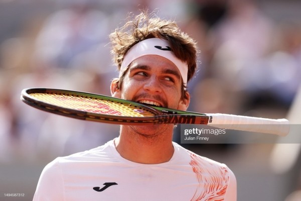 Теннис. В матче первого круга "Ролан Гаррос" второй номер рейтинга АТП Даниил Медведев потерпел поражение от 172-й ракетки мира
Теннис. В матче первого круга "Ролан Гаррос" второй номер рейтинга АТП Даниил Медведев потерпел поражение от 172-й ракетки мира