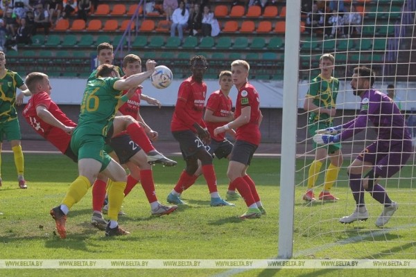 ФОТОФАКТ: "Неман" обыграл "Сморгонь" со счетом 3:1 ФОТОФАКТ: "Неман" обыграл "Сморгонь" со счетом 3:1