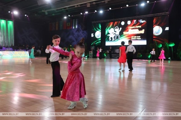 Феерия искусства и азарт спорта. В Минске развернулась борьба за главный танцевальный титул страны