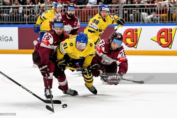 Хоккей. ЧМ-2023. Сборная Латвии нанесла поражение команде Швеции и вышла в полуфинал на канадцев
Хоккей. ЧМ-2023. Сборная Латвии нанесла поражение команде Швеции и вышла в полуфинал на канадцев