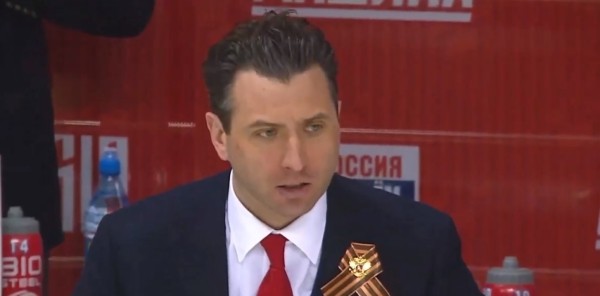 Хоккей. Роман Ротенберг: в День Победы были обязаны победить. Трудности нас закаляют, тут как в бою — не бывает ничего идеального
Хоккей. Роман Ротенберг: в День Победы были обязаны победить. Трудности нас закаляют, тут как в бою — не бывает ничего идеального