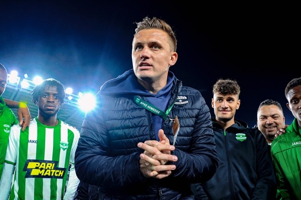 Футбол. Чемпионат Кипра. "Арис" Шпилевского победил "Аполлон" и за два тура до финиша лидирует в таблице
Футбол. Чемпионат Кипра. "Арис" Шпилевского победил "Аполлон" и за два тура до финиша лидирует в таблице