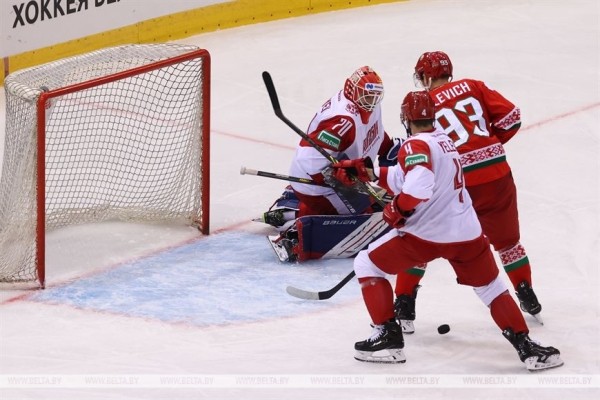 Белорусские хоккеисты обыграли россиян в первом домашнем матче майского турне