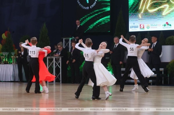 Феерия искусства и азарт спорта. В Минске развернулась борьба за главный танцевальный титул страны