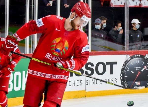 Хоккей.  Степан Фальковский, Олег Пожиган, Артем Волченков, Сергей Кузнецов и Виталий Пинчук присоединились к сборной Беларуси
 