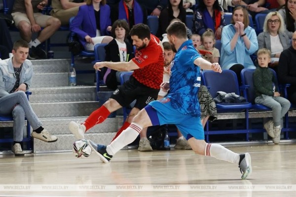 ФОТОФАКТ: "Минск" одержал победу над ВРЗ в матче 1/2 чемпионата Беларуси по мини-футболу ФОТОФАКТ: "Минск" одержал победу над ВРЗ в матче 1/2 чемпионата Беларуси по мини-футболу