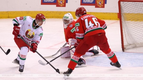 Команда "Беларусь 21" победила молодежную сборную страны на хоккейном Кубке Будущего