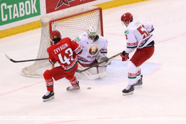 Команда "Беларусь 21" победила молодежную сборную страны на хоккейном Кубке Будущего