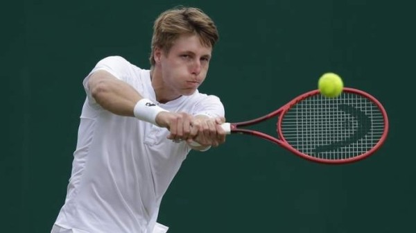 Теннис.  Илья Ивашко проиграл в первом круге турнира АТП в Бордо
 