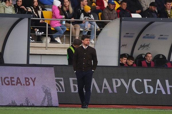 Футбол. Алексей Бага о поражении от "Динамо": очень много борьбы, но без какого-то хамства, без бандитизма
Футбол. Алексей Бага о поражении от "Динамо": очень много борьбы, но без какого-то хамства, без бандитизма