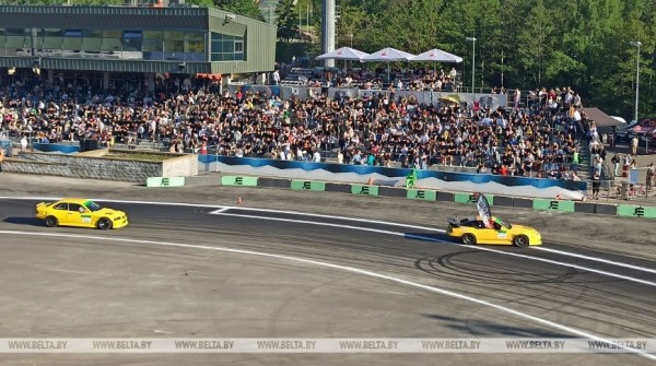 ФОТОФАКТ: Раубичи приняли первый этап чемпионата Беларуси по дрифтингу