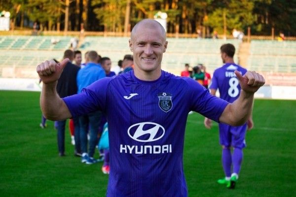 Футбол.  Дмитрий Комаровский: медные трубы очень тяжело для наших игроков проходятся. Советую пока не задумываться о еврокубках
&nbsp;